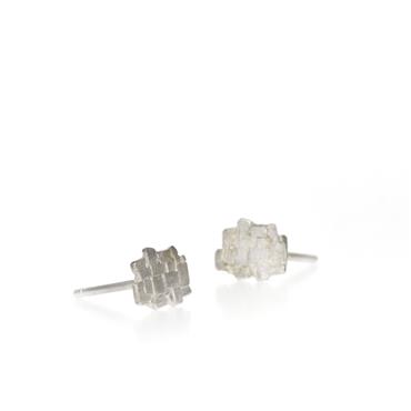 Ear studs with squares in silver - Wim Meeussen Antwerp